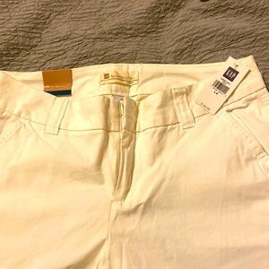 White cropped Gap pants size 10